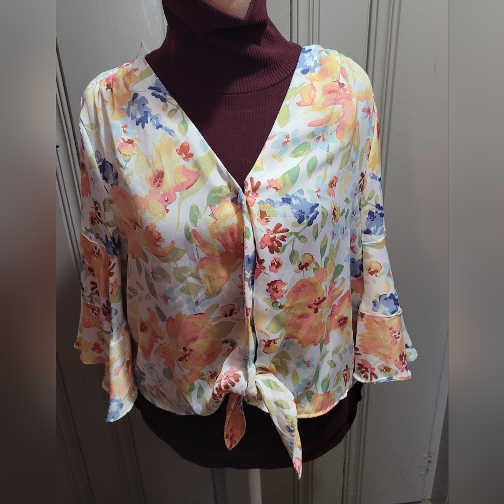 LC Lauren Conrad NWT Button Front Waist Tie Floral Print Top Size M